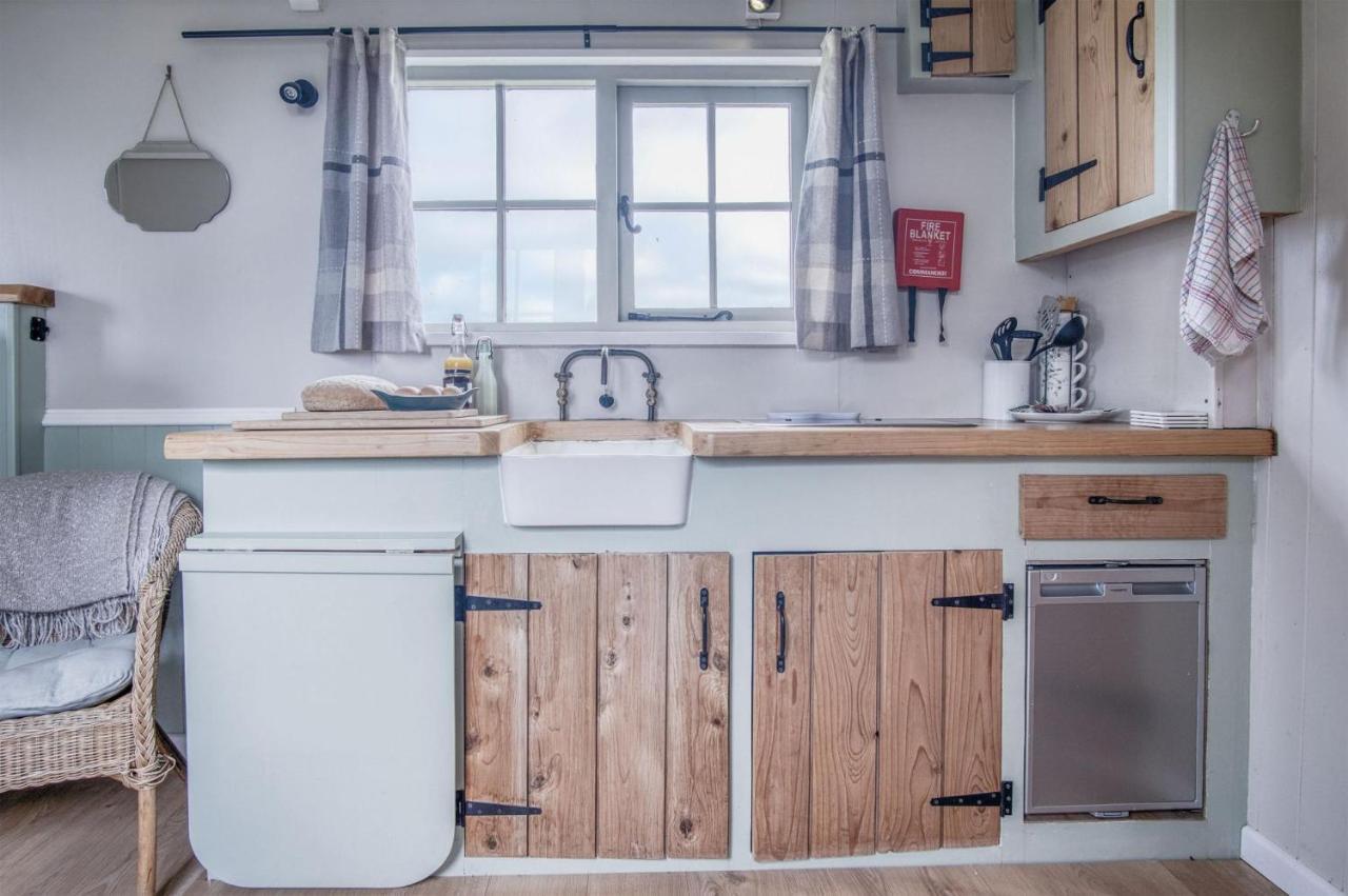 Haven View - 1 Bedroom Shepherds Hut - St Ishmaels Saint Ishmaels  Luaran gambar