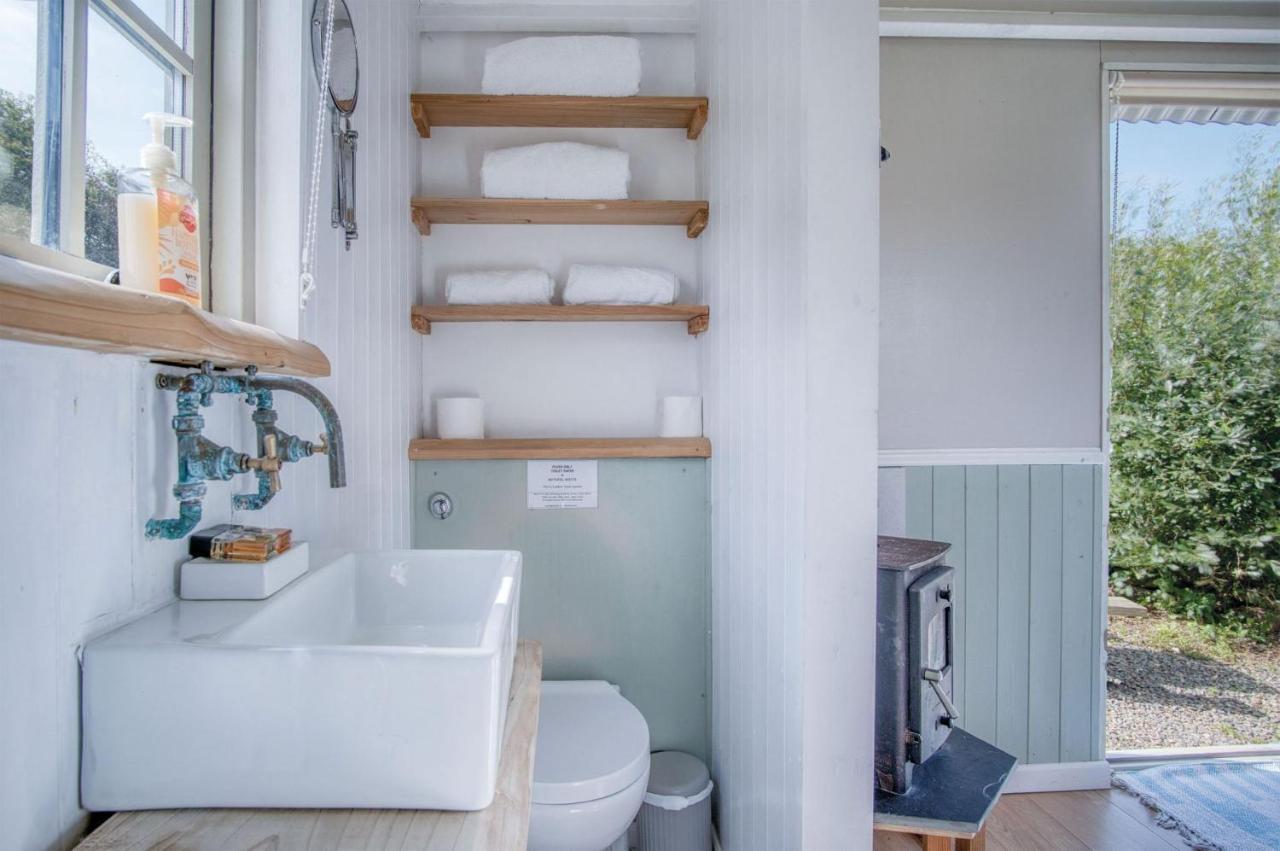 Haven View - 1 Bedroom Shepherds Hut - St Ishmaels Saint Ishmaels  Luaran gambar